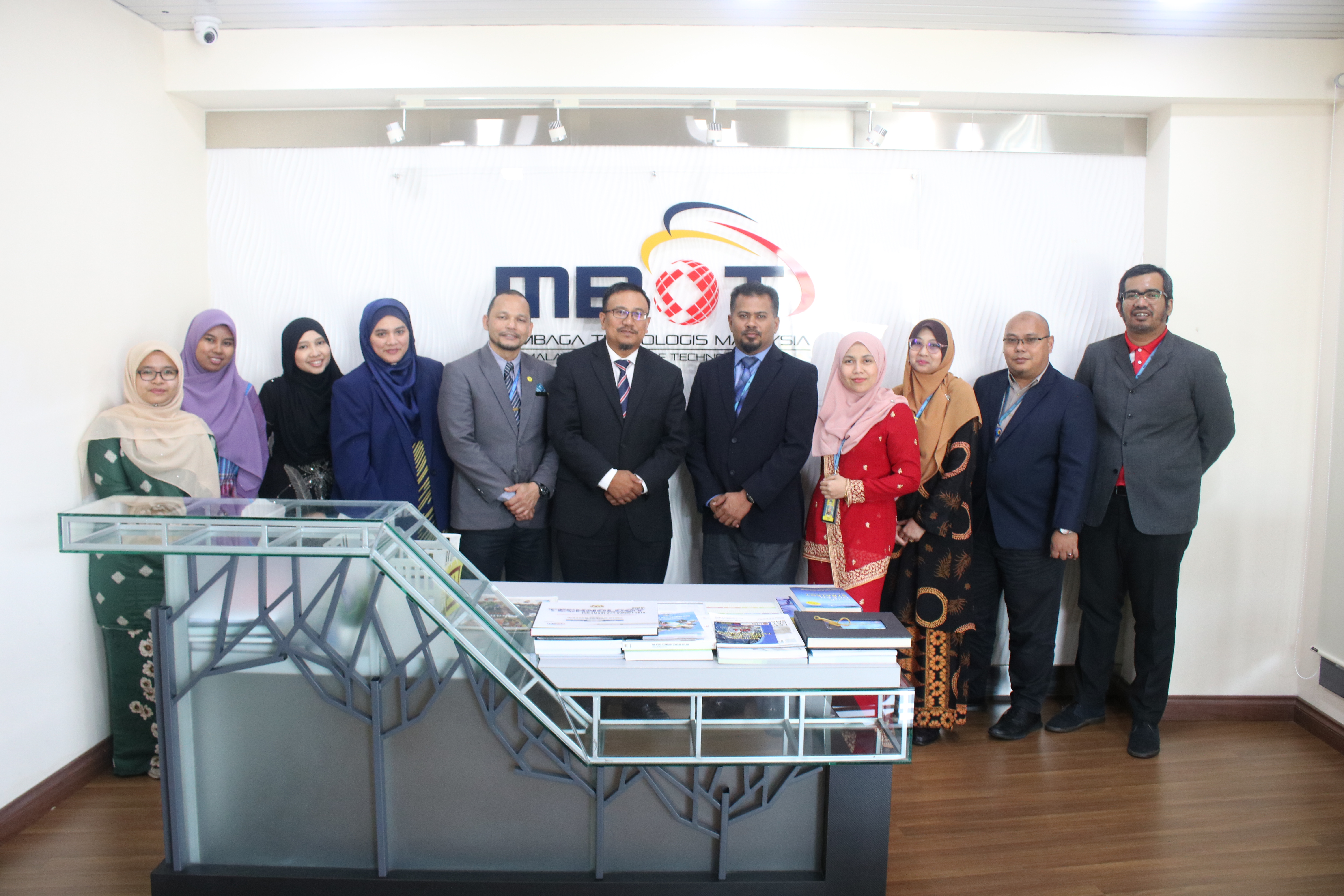 MBOT - Malaysia Board Of Technologists - KUNJUNGAN HORMAT ...